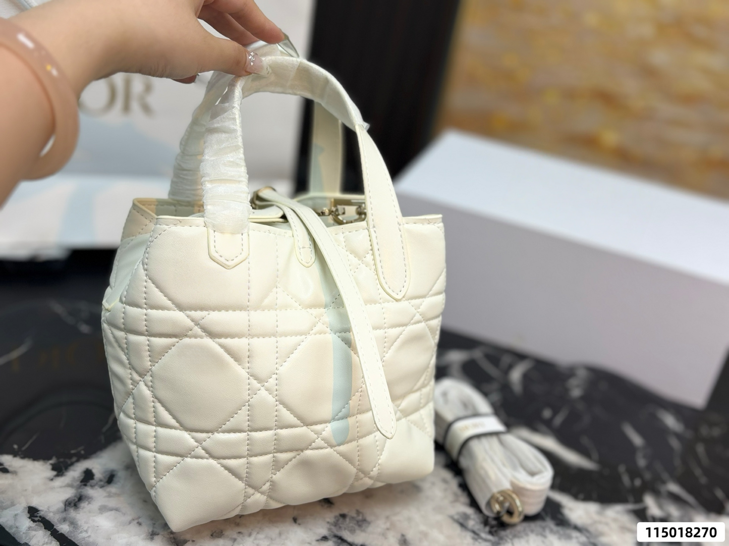 T588-1256 Lingge Tote Bucket Shoulder Bag