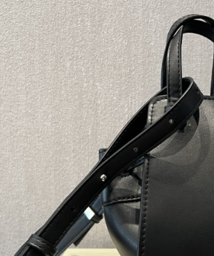 T588-926 Large capacity portable leather shoulder bag