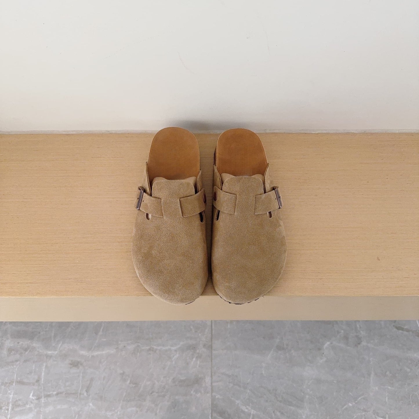 T588-936 Soft leather men's and women's summer round toe retro shoes
