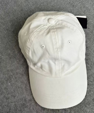 T588-126  Duck tongue hat, blackout sun hat