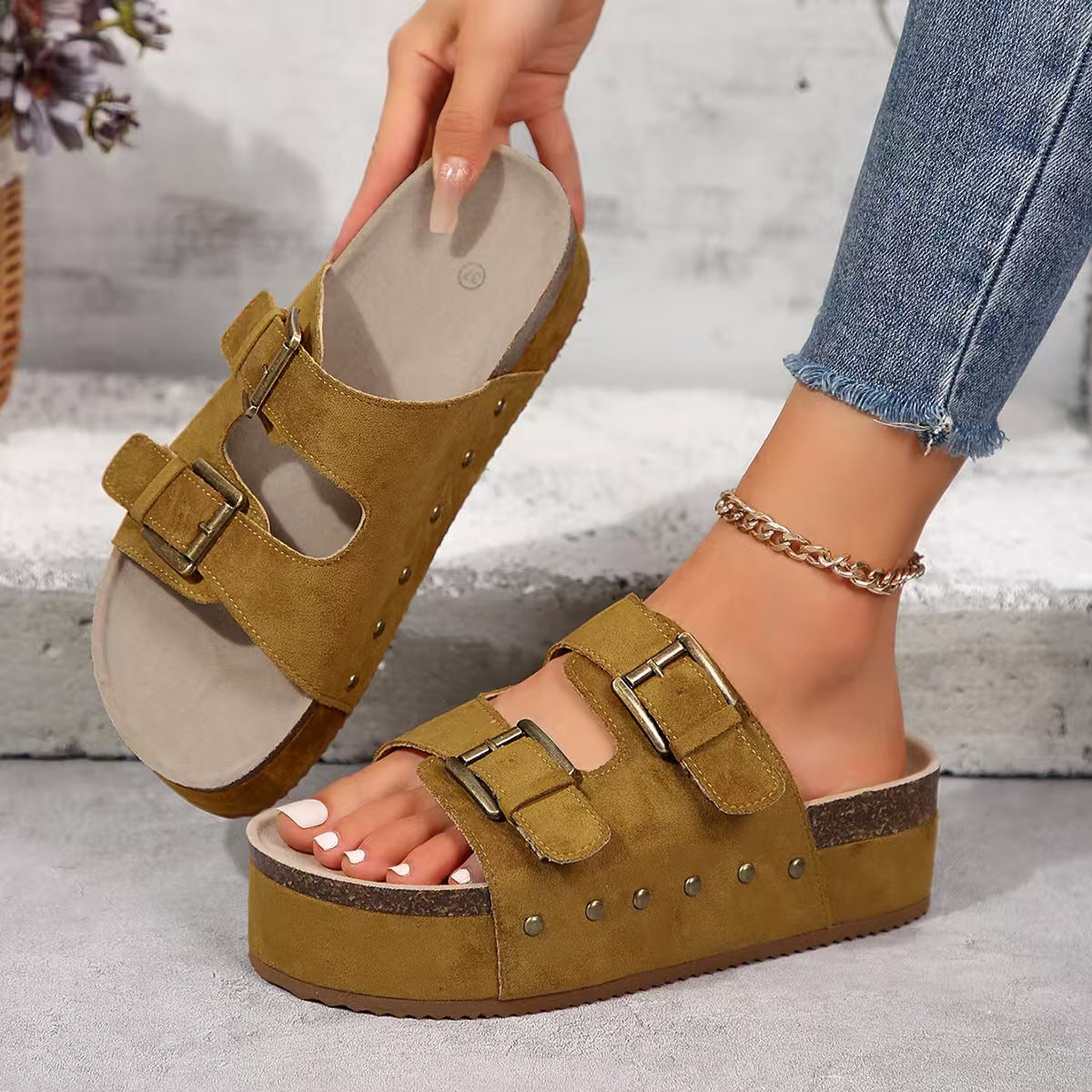 T588-972  Ladies' casual thick soled slippers with buckle loose shoes