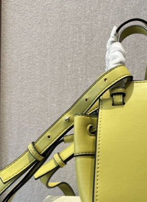T588-926 Large capacity portable leather shoulder bag