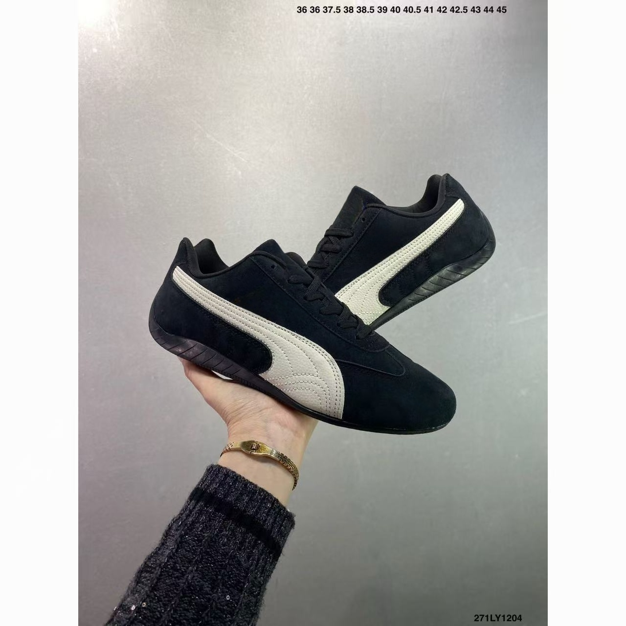 T588-1245  Sports and casual loose shoes