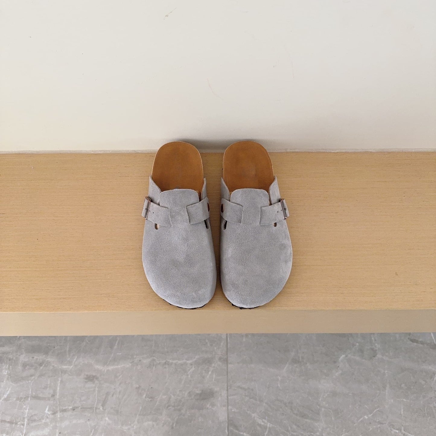 T588-936 Soft leather men's and women's summer round toe retro shoes