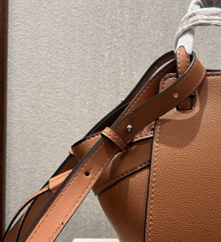 T588-926 Large capacity portable leather shoulder bag