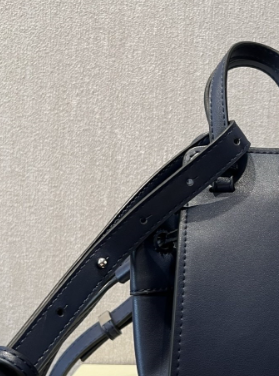 T588-926 Large capacity portable leather shoulder bag