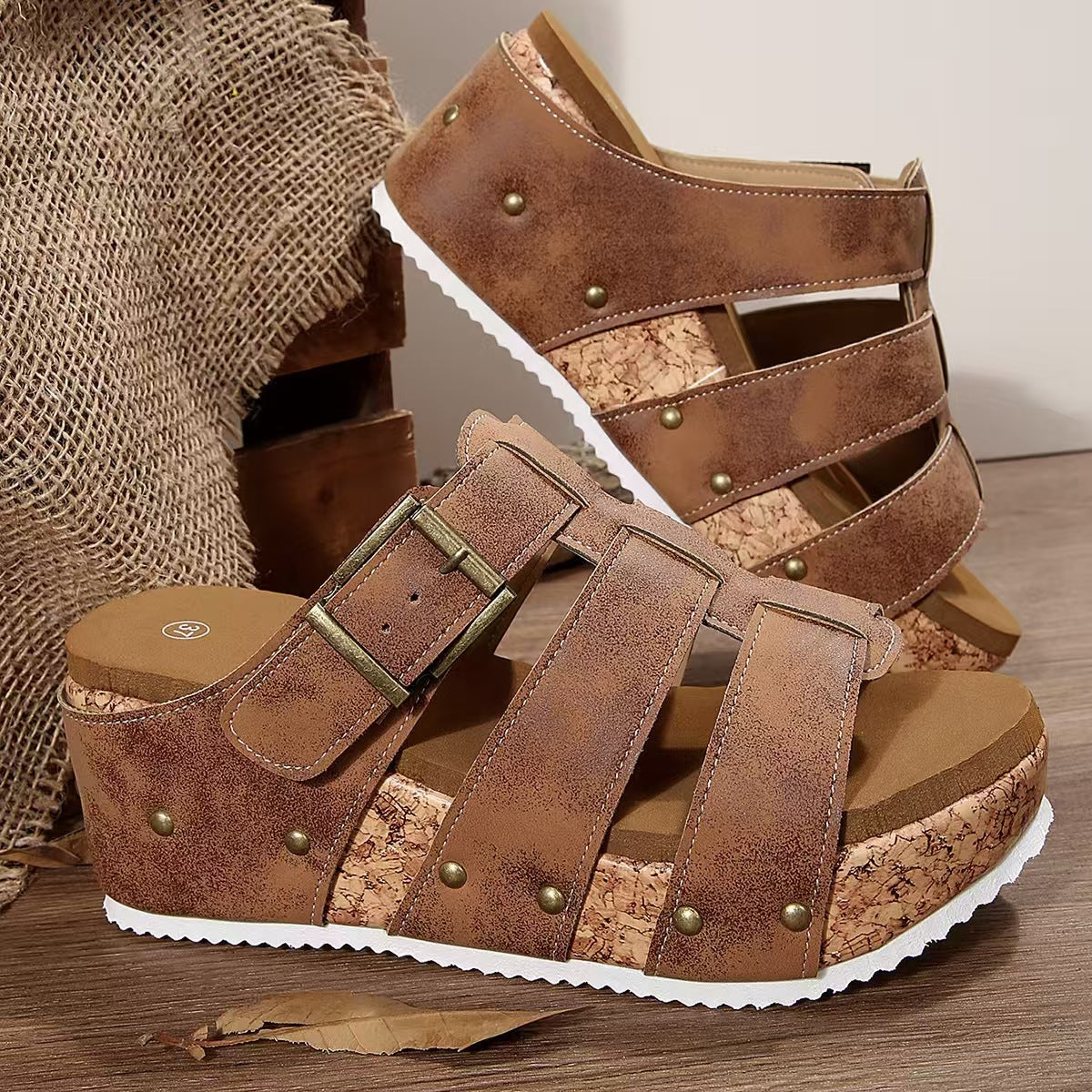 T588-1122  Thick soled outerwear vintage versatile buckle