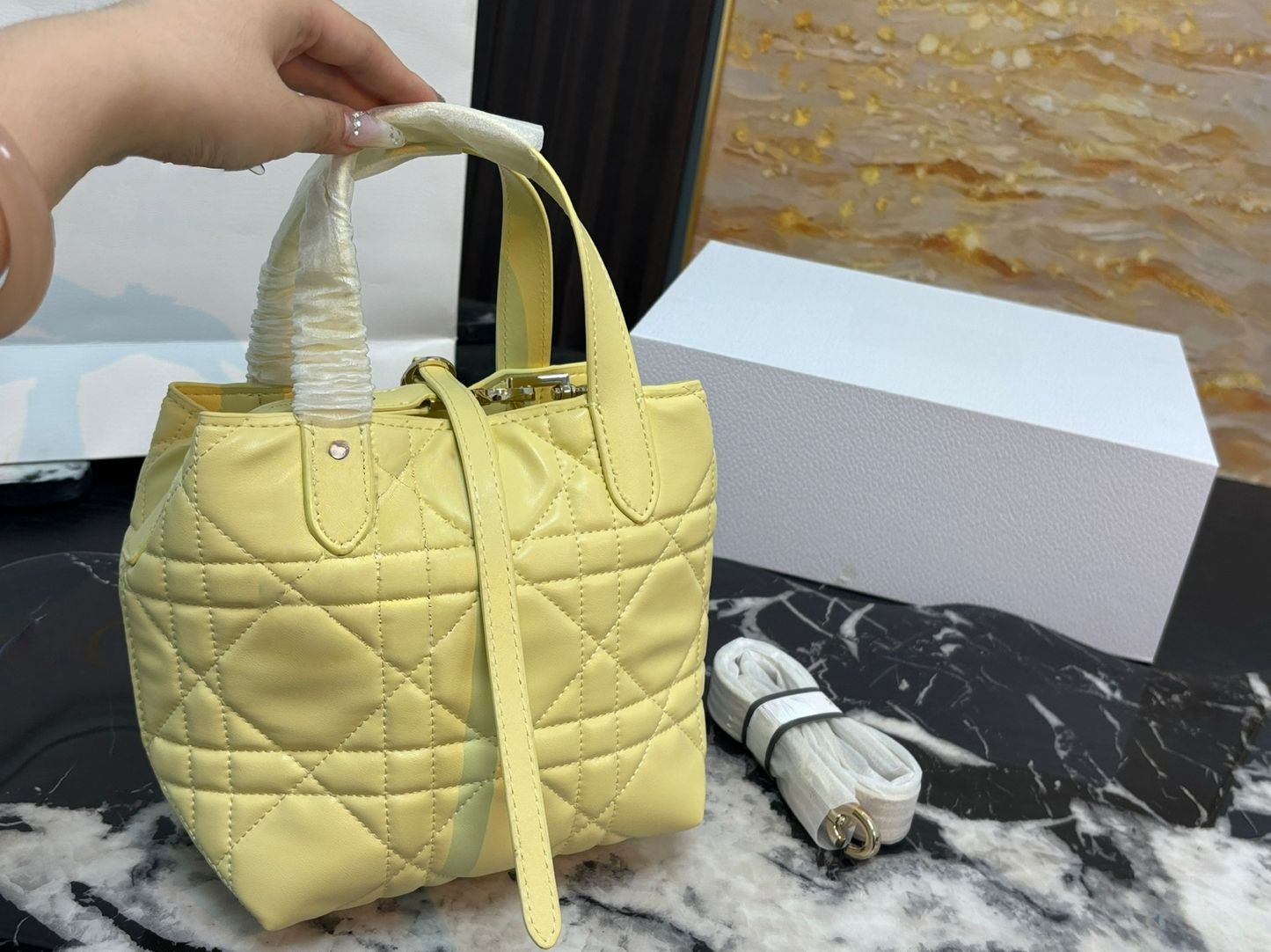 T588-1256 Lingge Tote Bucket Shoulder Bag